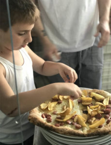 naples pizza party img